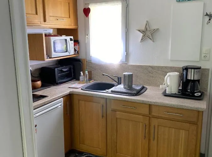 2 Personnes Proche De La Casa de Férias